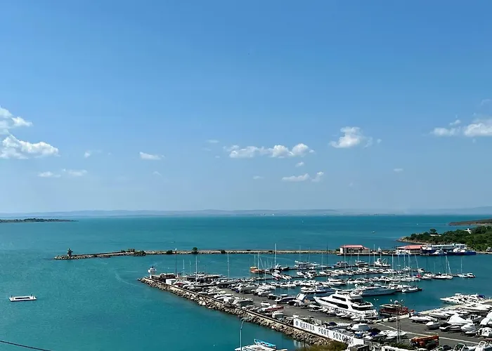 Romantic Getaway 1-bd With Sea View By Flat Mаnаger Apartamento